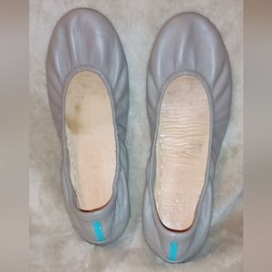 Women's flats size ,9 Tieks tan & blue